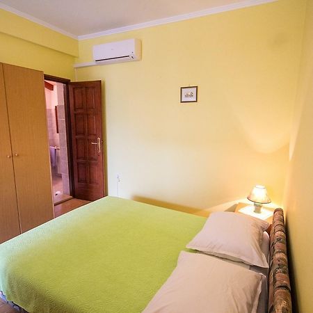 Sandra House With Apartment Umag Exterior foto